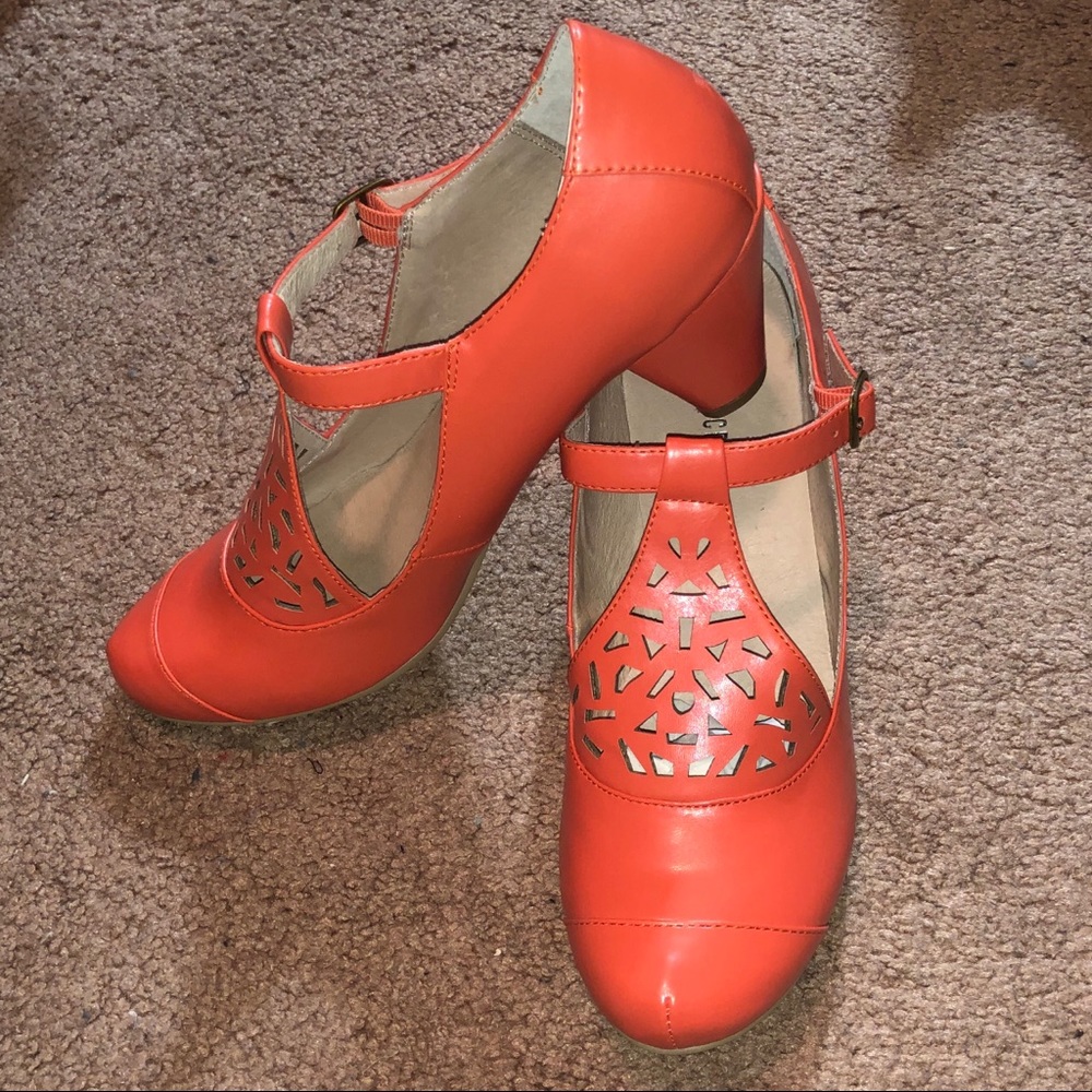 Coral / Red / Orange T strap Mary Jane shoes. NWT